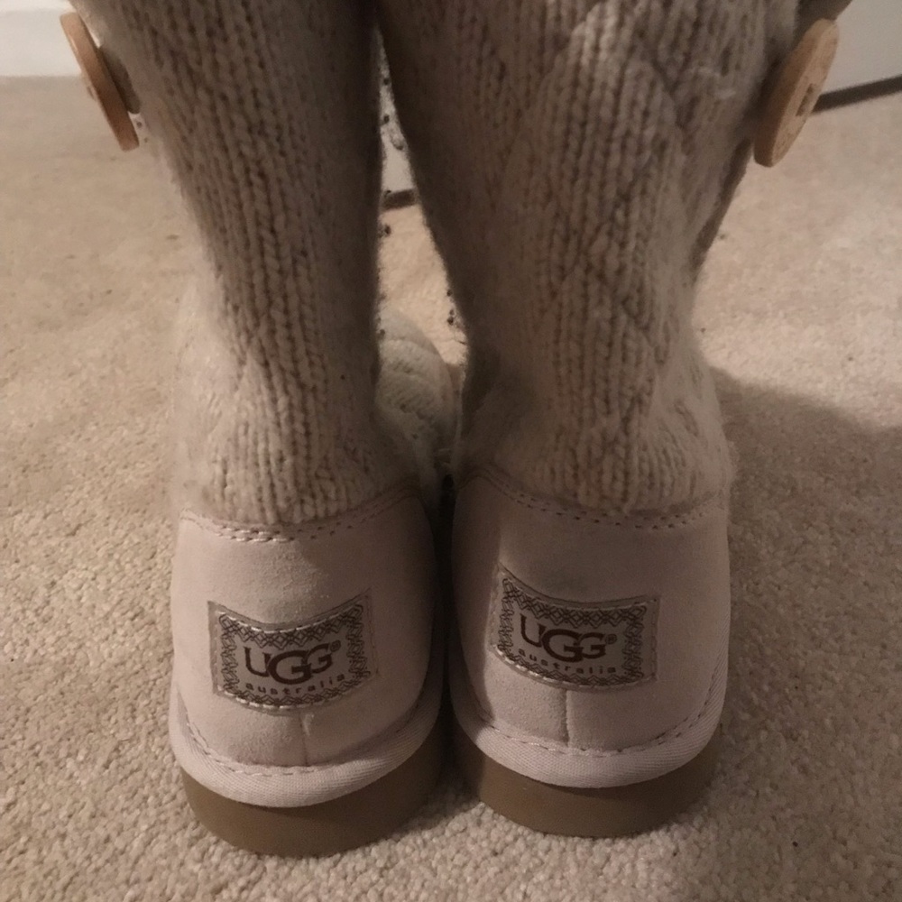 Off White Women’s Uggs